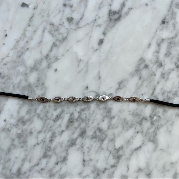 Cute metallic choker silver and black necklace - Picture 3 of 7